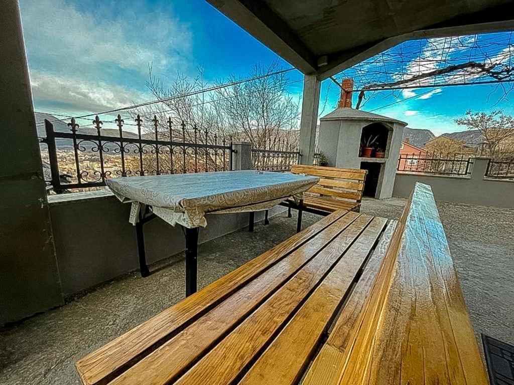 The Lookout Apartment モスタル エクステリア 写真